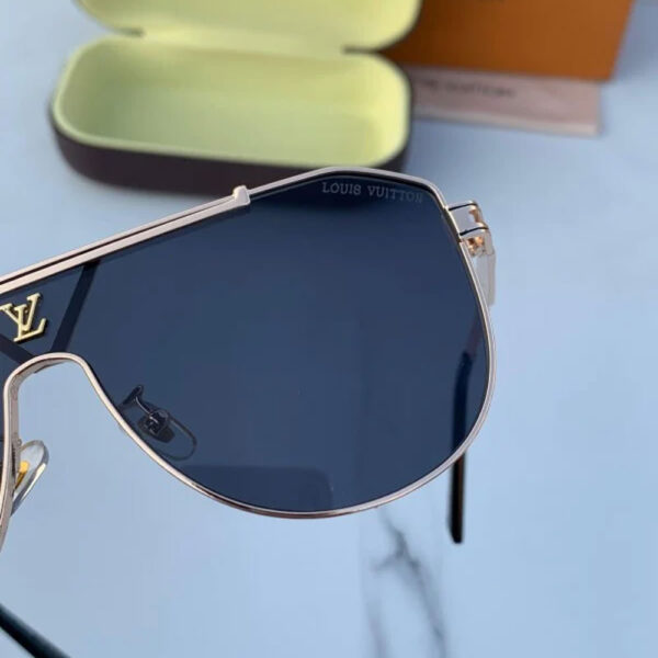 LOUIS-XX00-10-6.jpg