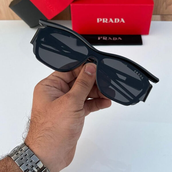 PRADA-XX00-16-3.jpg
